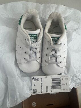 adidas White Baby Stan Smith Crib Shoes with Green Heel